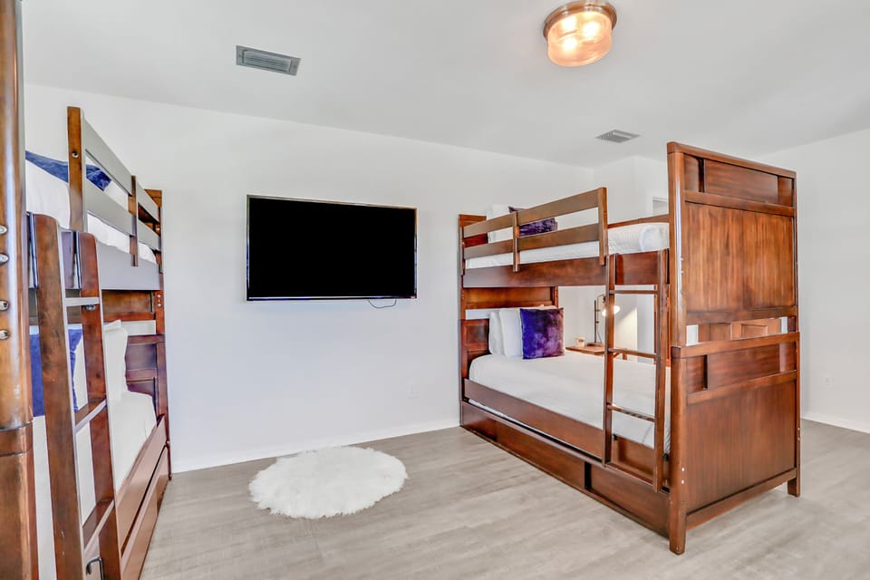 House, Multiple Beds, Hot Tub, Beach View (Ocean Oasis on the A1A) | 3 bedrooms, individually decorated, individually furnished, bed sheets
