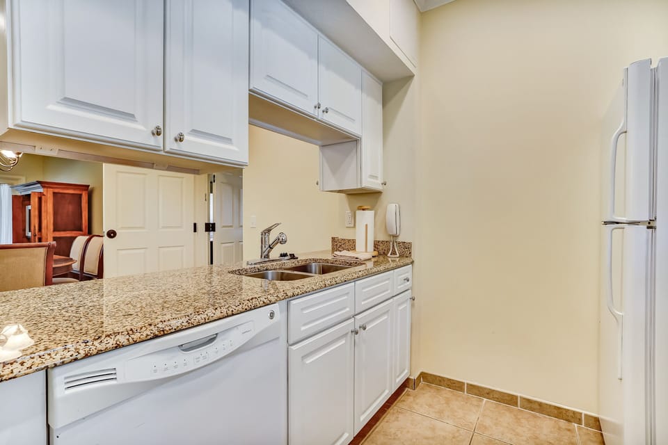 Condo, Multiple Beds, Balcony, Pool View (2509-10 Tennis Villas) | Interior