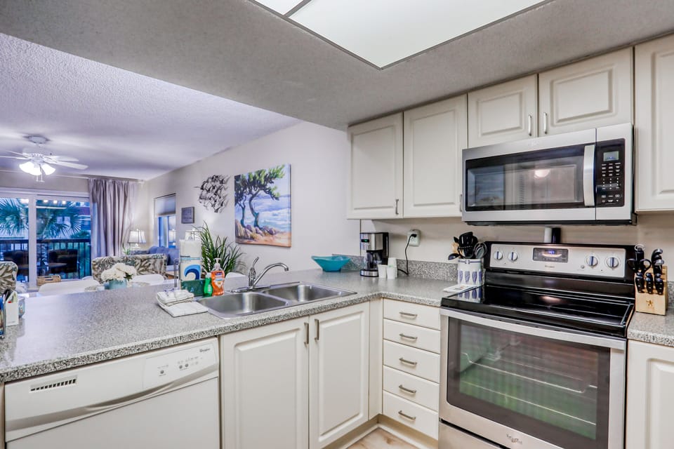 Condo, Multiple Beds, Pool Access, Beach View (Ocean Village Club-Casa De Playa P38) | Private kitchen