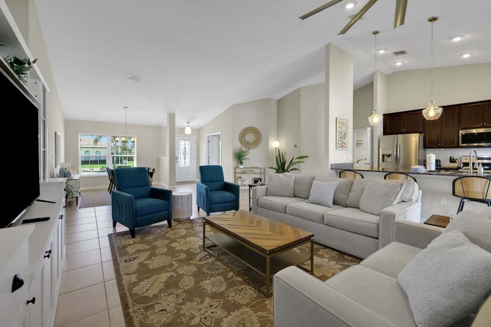 House, Multiple Beds, Kitchen, Garden View (Beach Hammock Heaven) | Living area