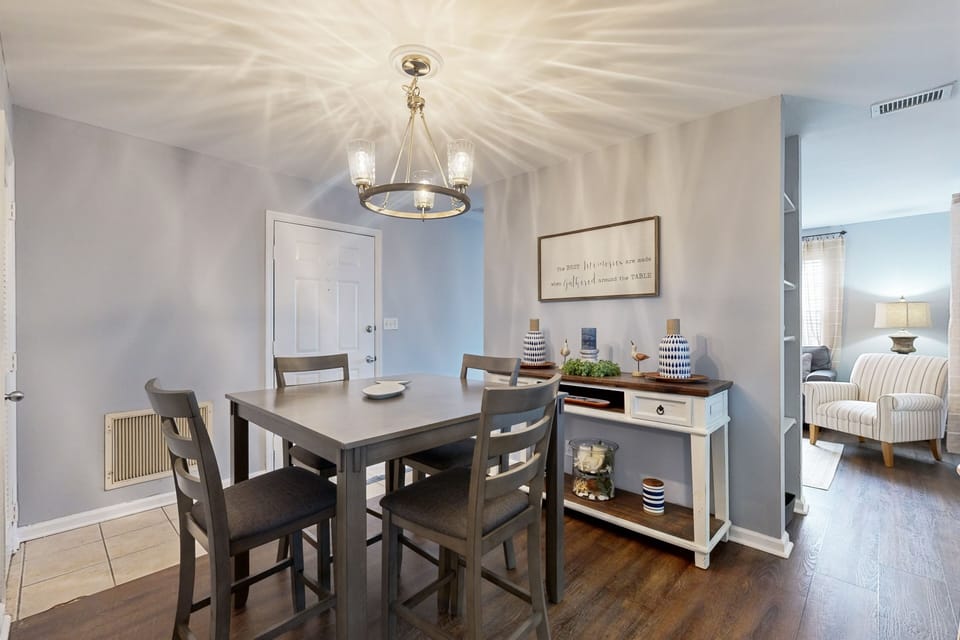 Condo, 1 King Bed with Sofa bed, Patio, Pool View (Island Square 401) | 1 bedroom, individually decorated, individually furnished