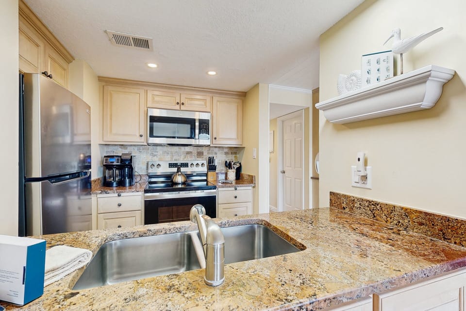 Condo, Multiple Beds, Patio, Ocean View (109 Sand Dollar Villas) | Private kitchen