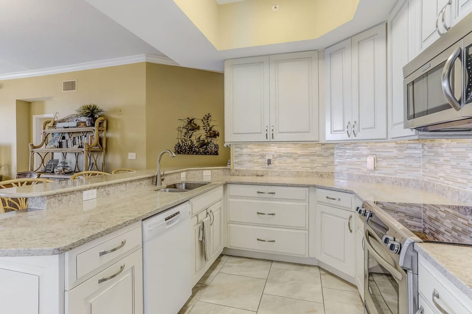 Condo, Multiple Beds, Patio, Ocean View (56 Ocean Place) | Private kitchen