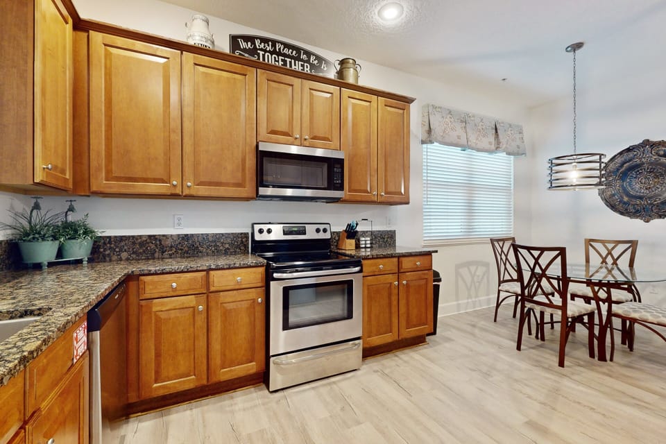 Condo, Multiple Beds, Hot Tub (A Wave From It All) | Private kitchen