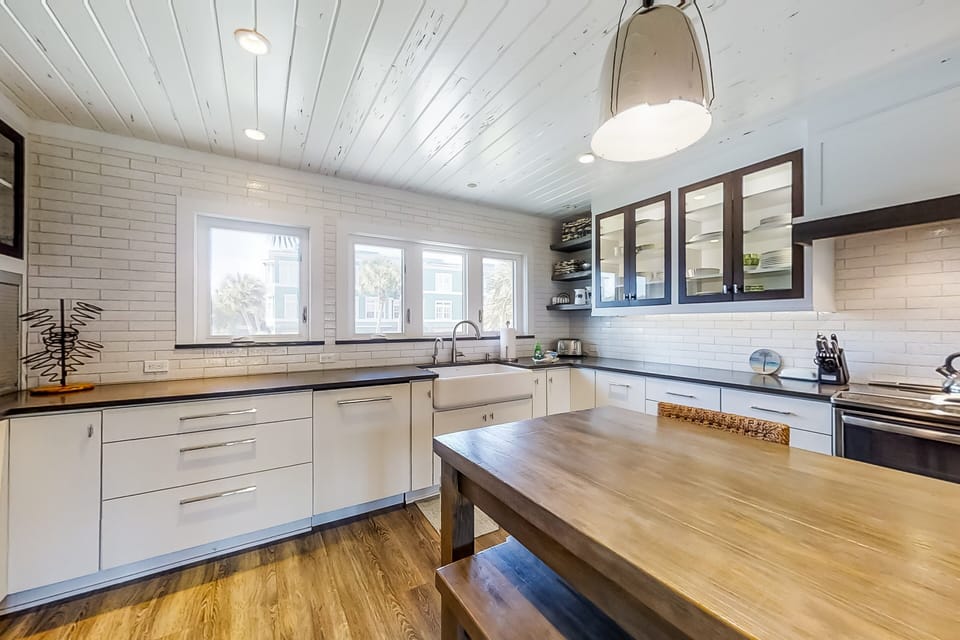 House, Multiple Beds, Patio, Beach View (Sandpiper 95096) | Private kitchen