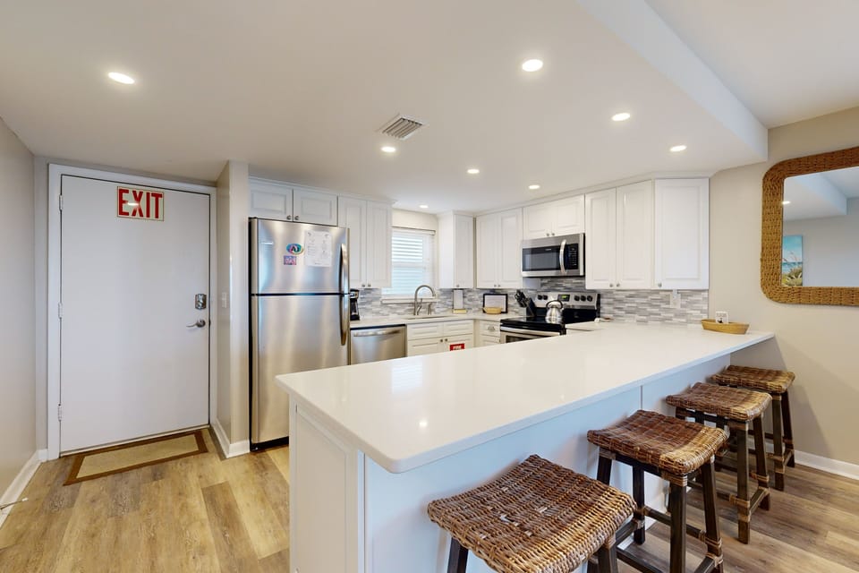 Condo, Multiple Beds, Balcony, Pool View (Amelia South Condo N2) | Private kitchen