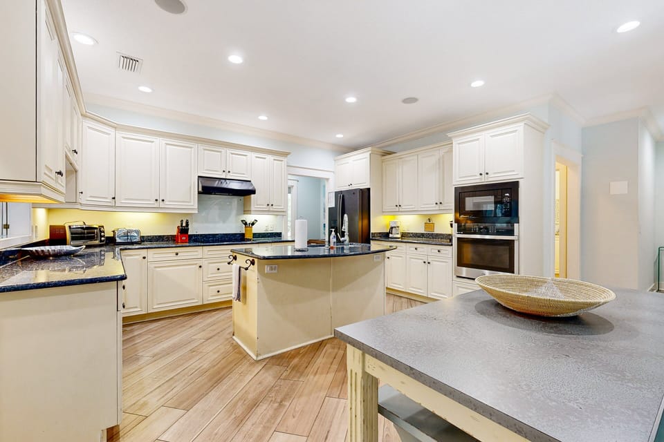 House, Multiple Beds, Pool Access, Ocean View (13 Green-Winged Teal) | Private kitchen