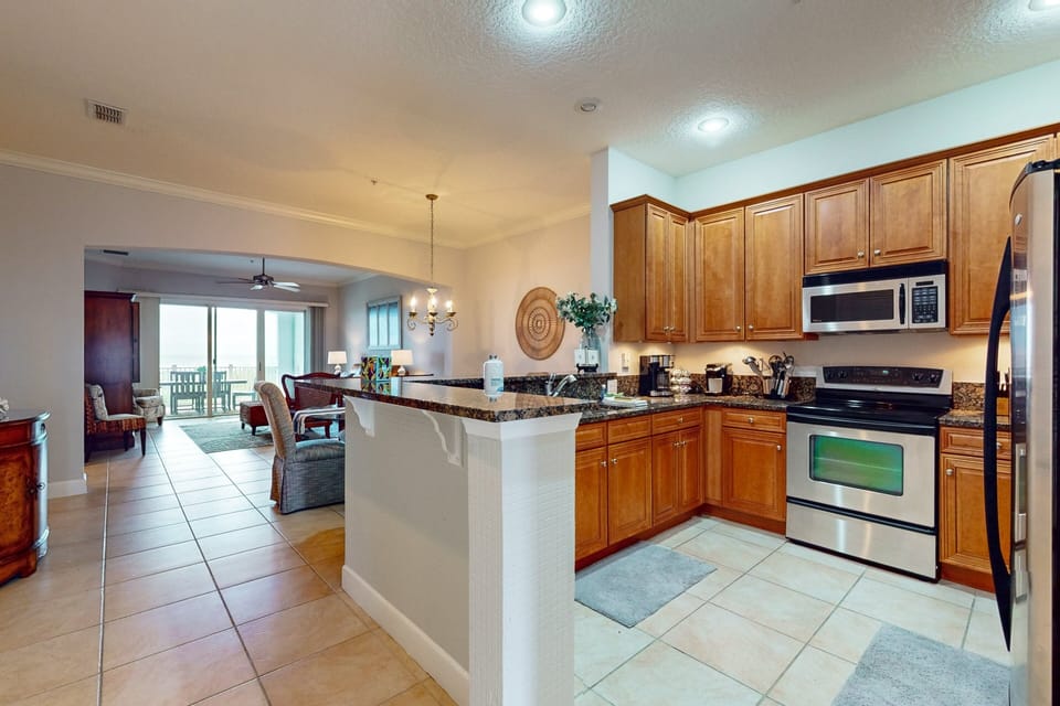 Condo, Multiple Beds, Hot Tub, Ocean View (Sunny Daze) | Private kitchen