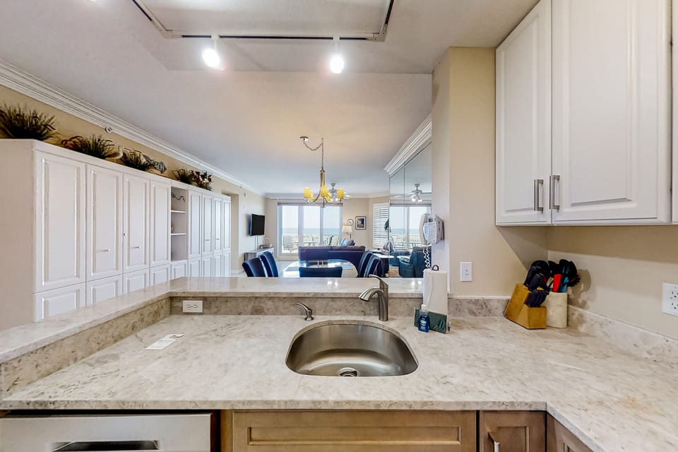 Condo, Multiple Beds, Patio, Ocean View (9 Ocean Place) | Private kitchen