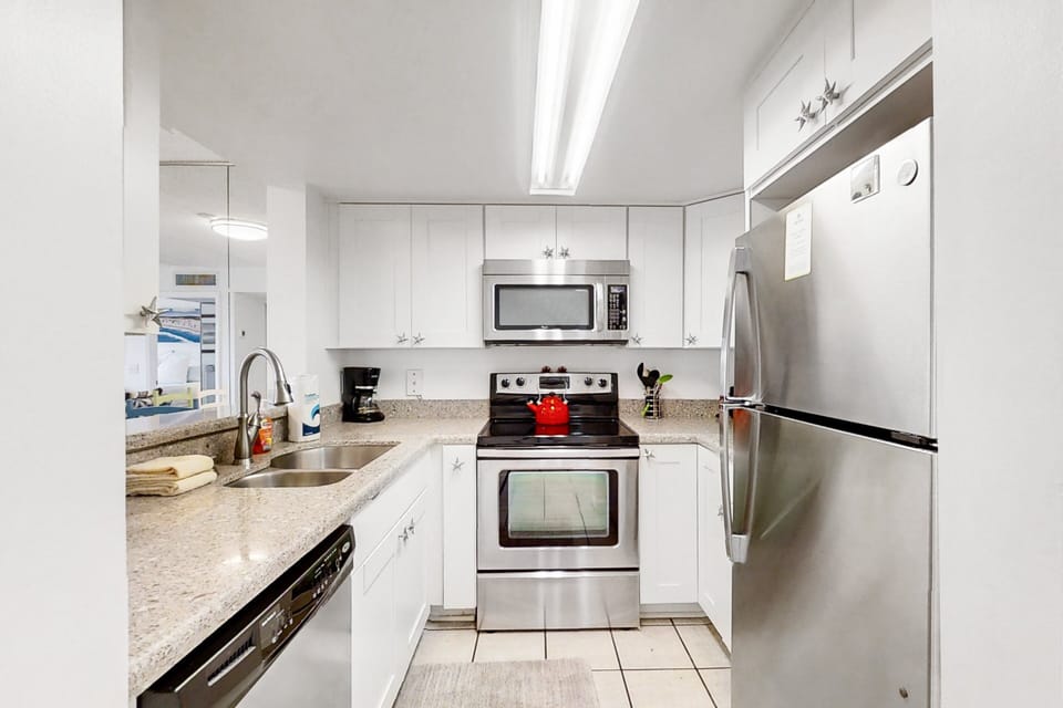 Condo, Multiple Beds, Pool Access, Pool View (St Aug Ocean and Racquet 2103) | Private kitchen