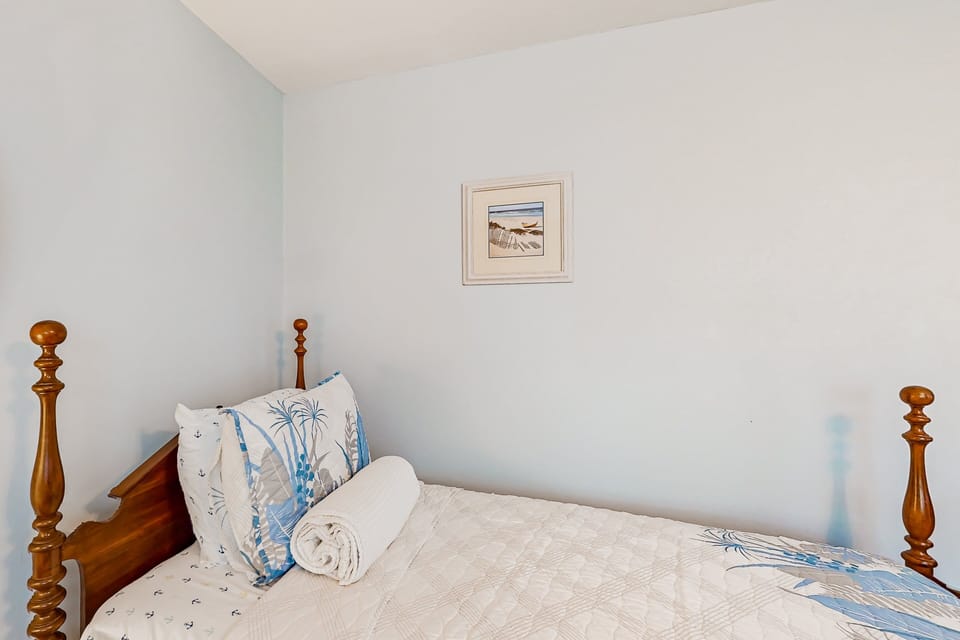 House, Multiple Beds, Balcony, Garden View (The Harbour Home) | 3 bedrooms, individually decorated, individually furnished, bed sheets