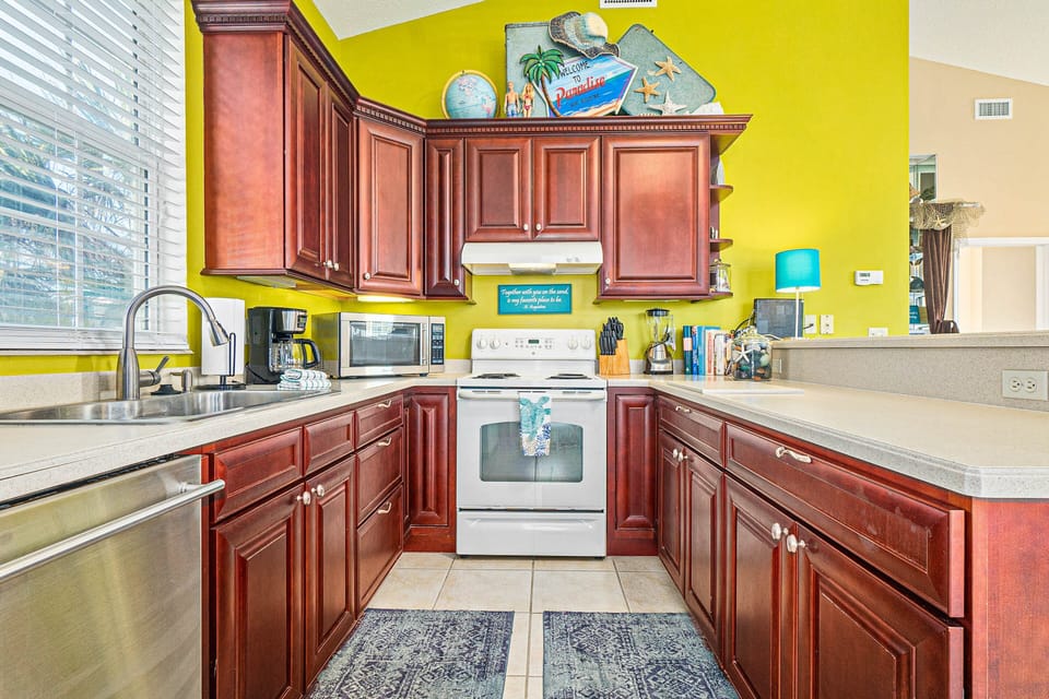 House, Multiple Beds, Balcony, Partial Ocean View (Island Breeze) | Private kitchen