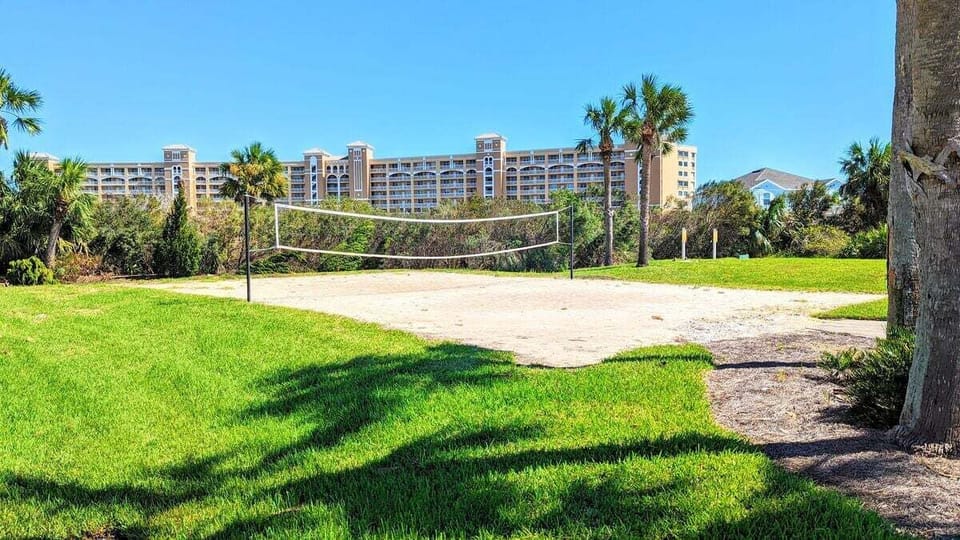 Surfclub Retreat 6th Floor Penthouse Corner! Wraparound Balcony! Ocean Views! Apartment in Palm Coast