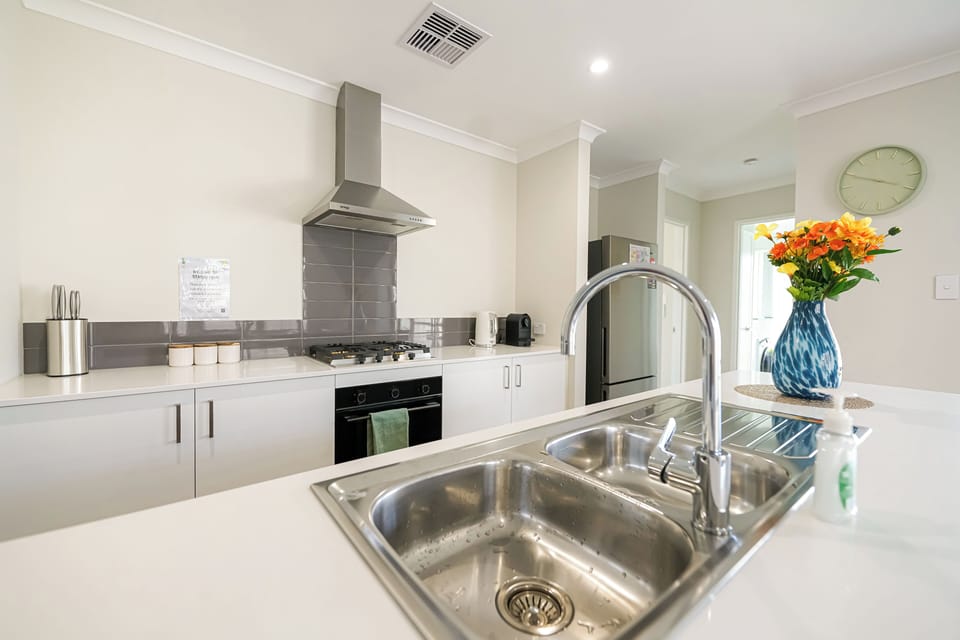 Townhome, Garden View | Private kitchen