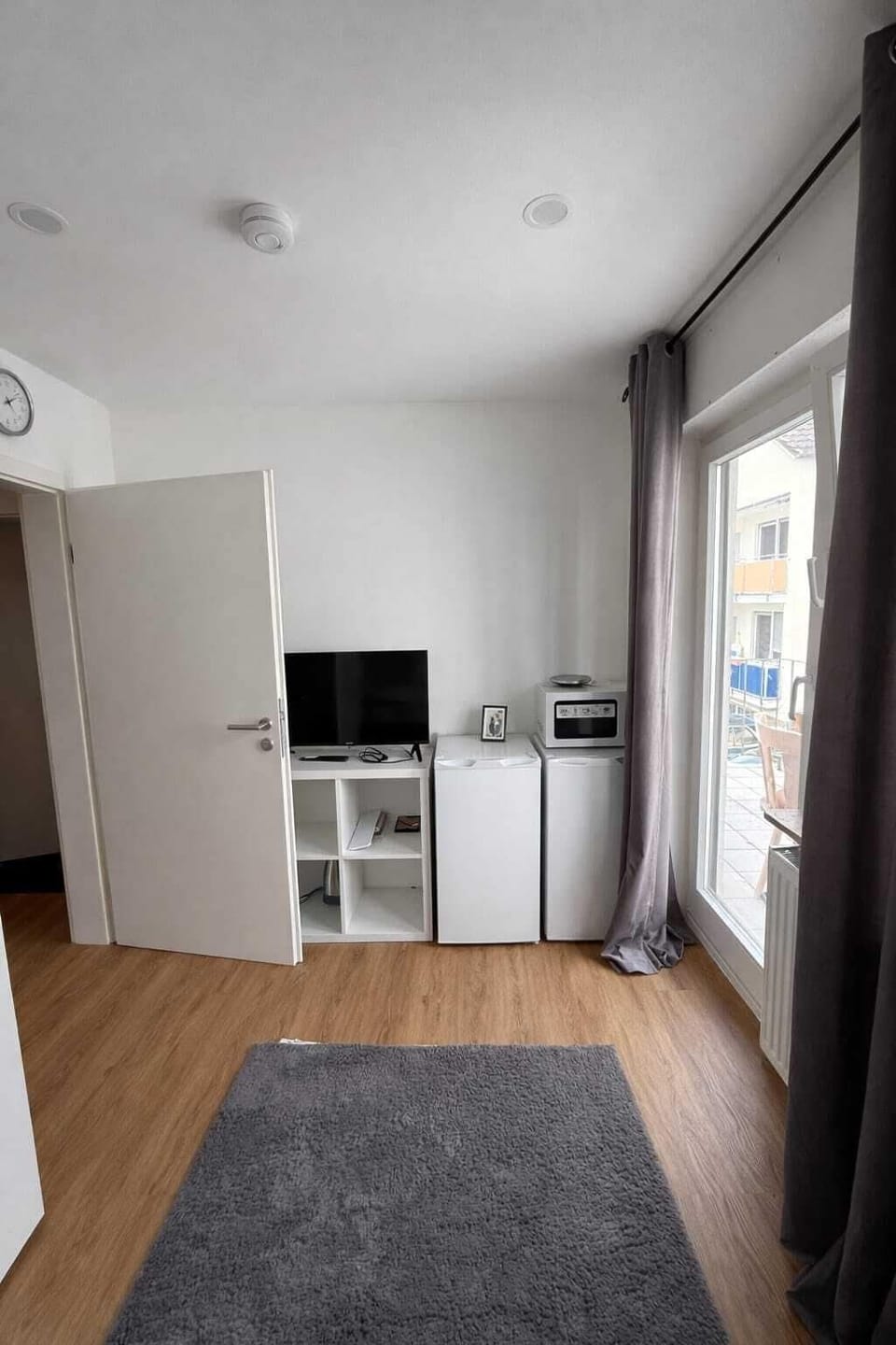 Comfort Apartment, City View | Interior