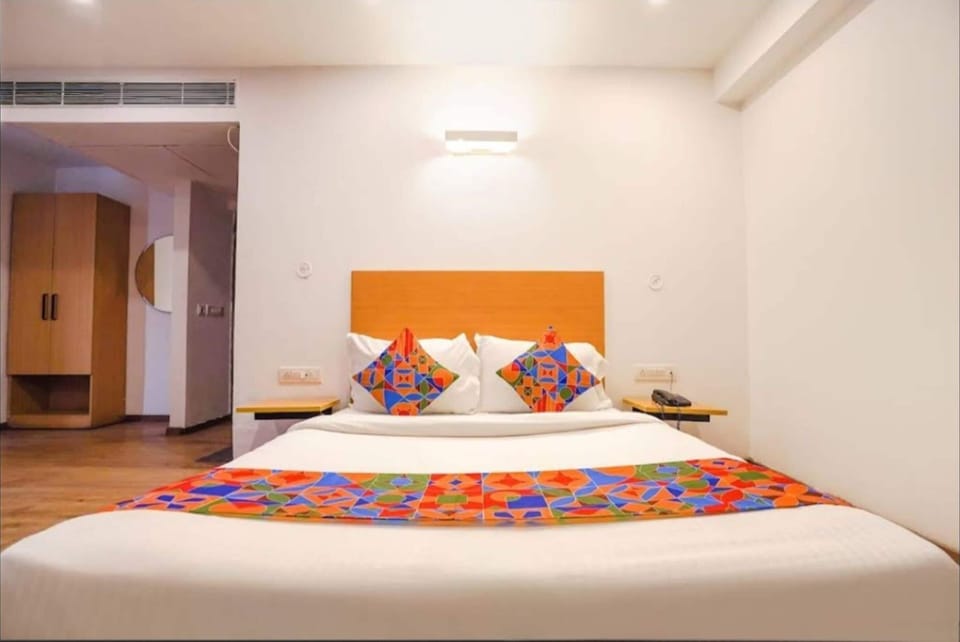 Deluxe Single Room, City View | Desk, laptop workspace, free WiFi