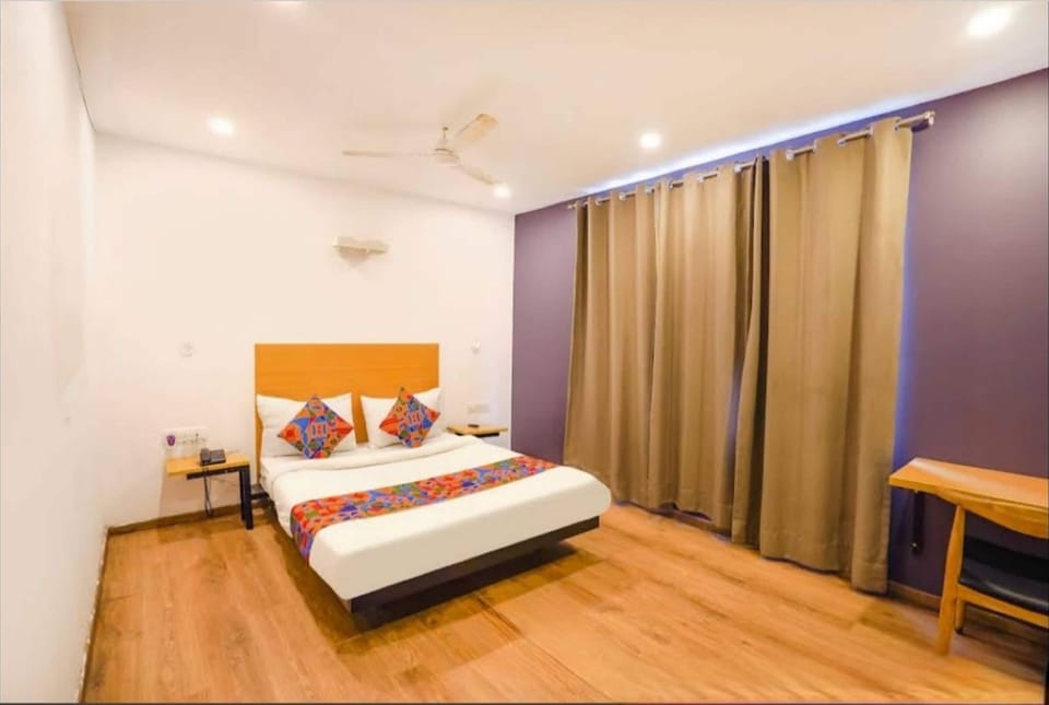 Deluxe Single Room, City View | Desk, laptop workspace, free WiFi