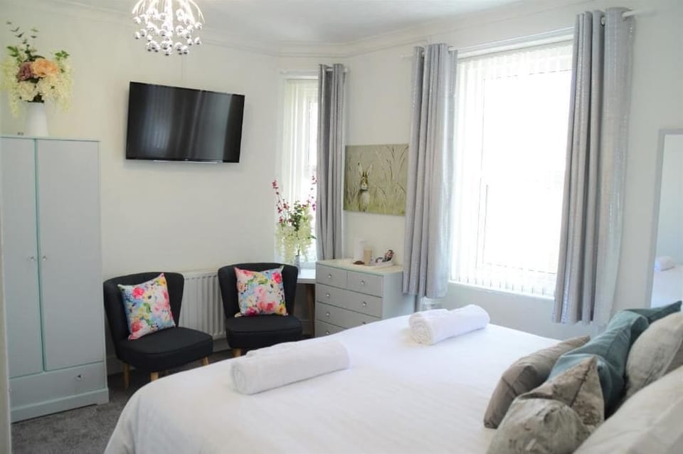 Superior Double or Twin Room, Garden View | Iron/ironing board, free WiFi