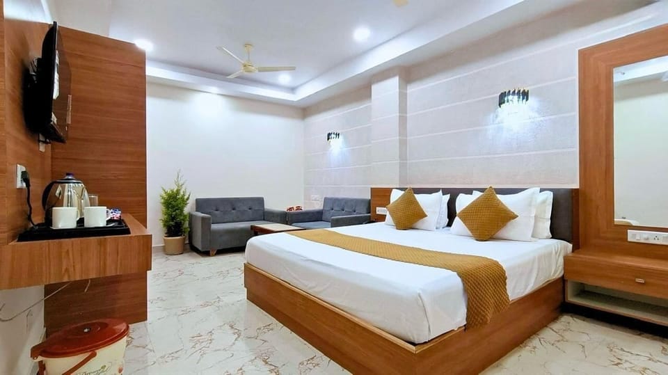 Superior Double Room | Desk, laptop workspace, free WiFi