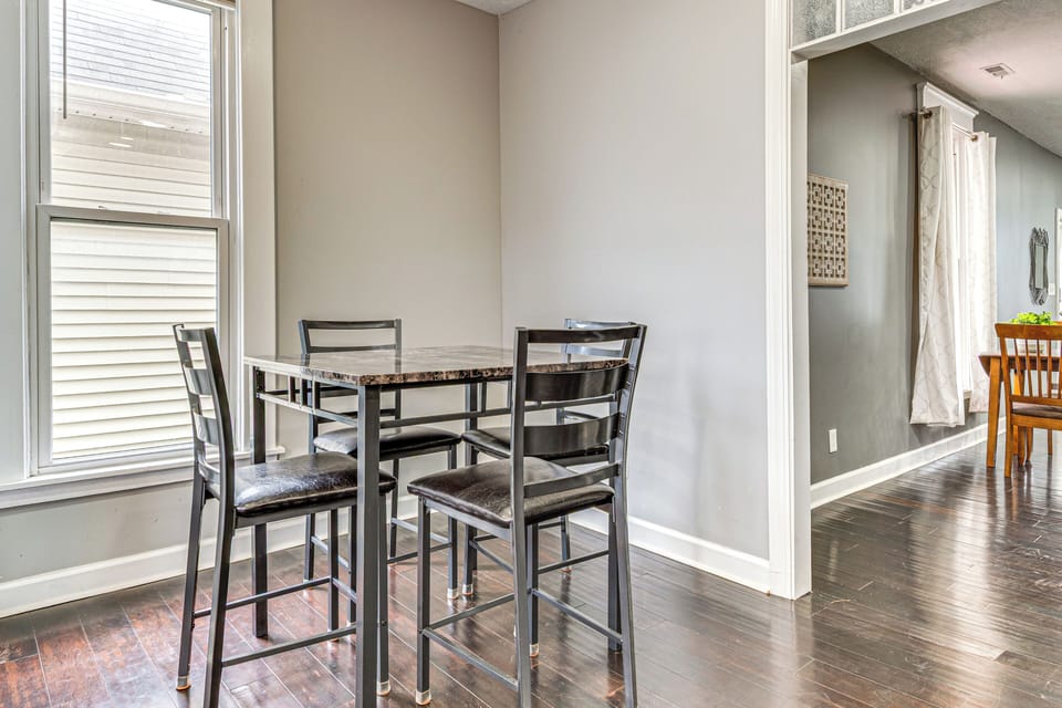House (2 Bedrooms) | Interior