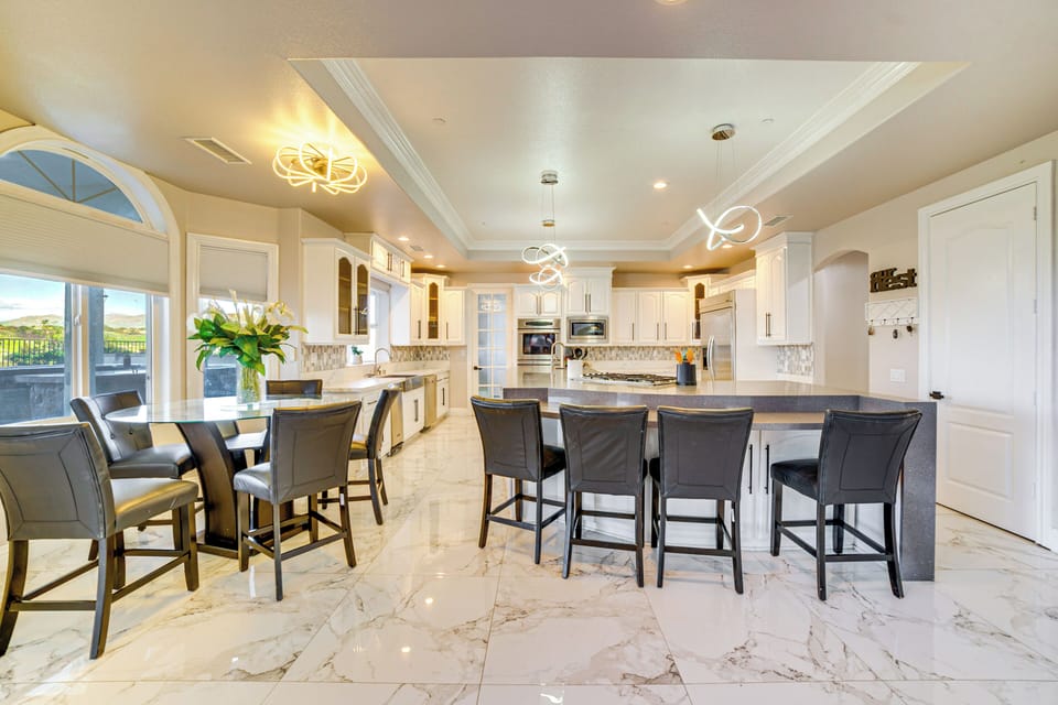 House (4 Bedrooms) | Interior