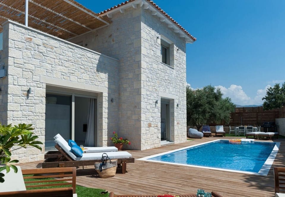 House | 11 bedrooms