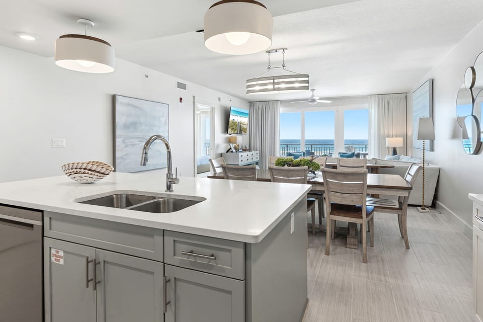 Condo, 4 Bedrooms | Interior