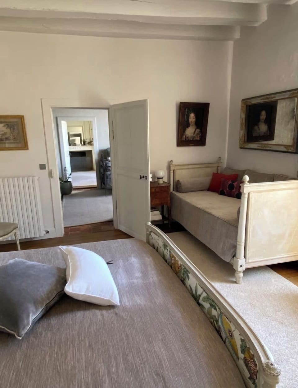Suite, Garden View | Minibar, individually decorated, individually furnished, free WiFi