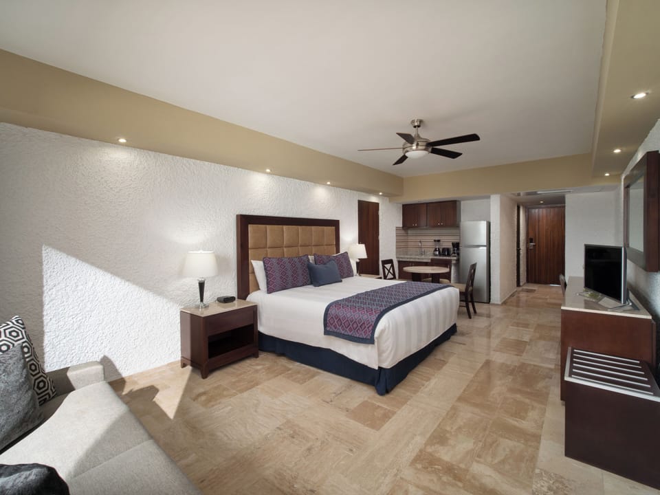 Luxury | Egyptian cotton sheets, premium bedding, down comforters