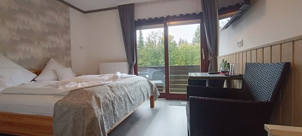 Comfort Double Room, Balcony, Mountain View | Travel crib, WiFi (free), bed sheets