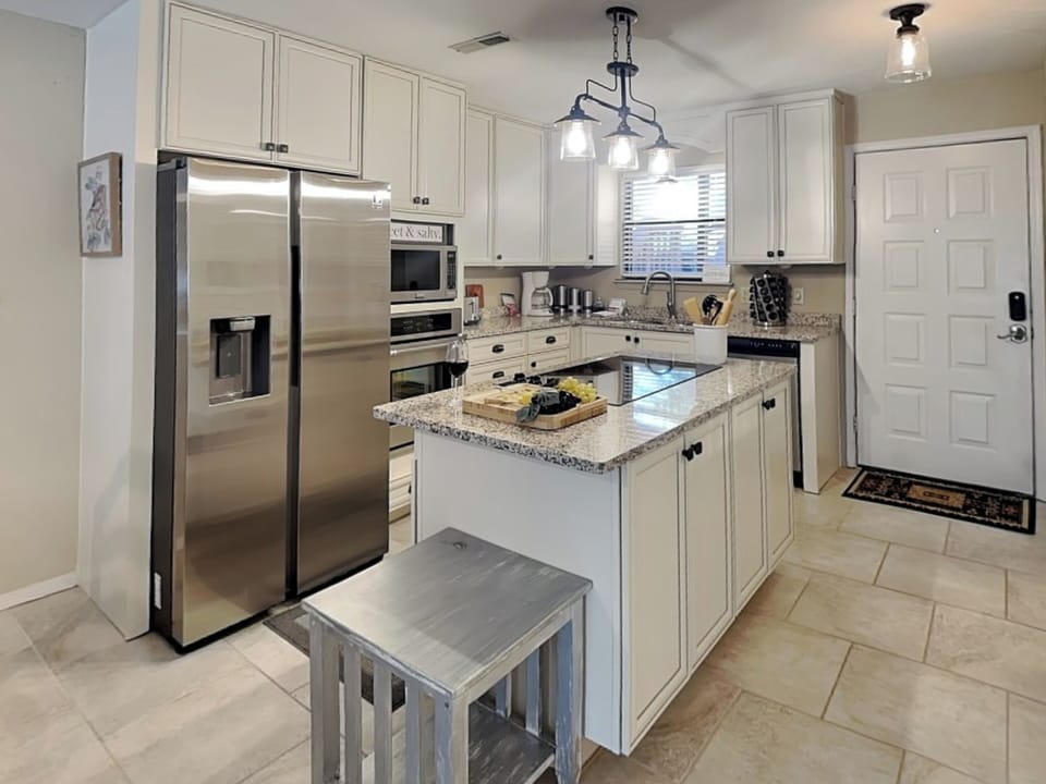 Condo (2 Bedrooms) | Property amenity
