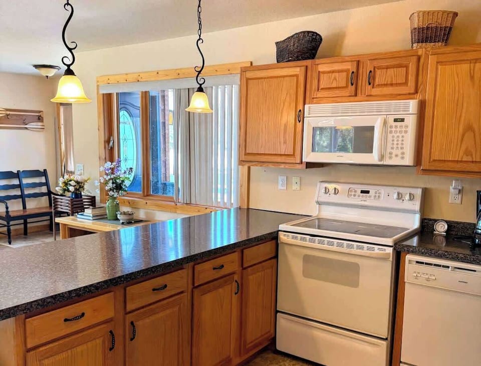 Condo, Multiple Beds, Kitchen (Bull Frog Bay #2) | Private kitchen