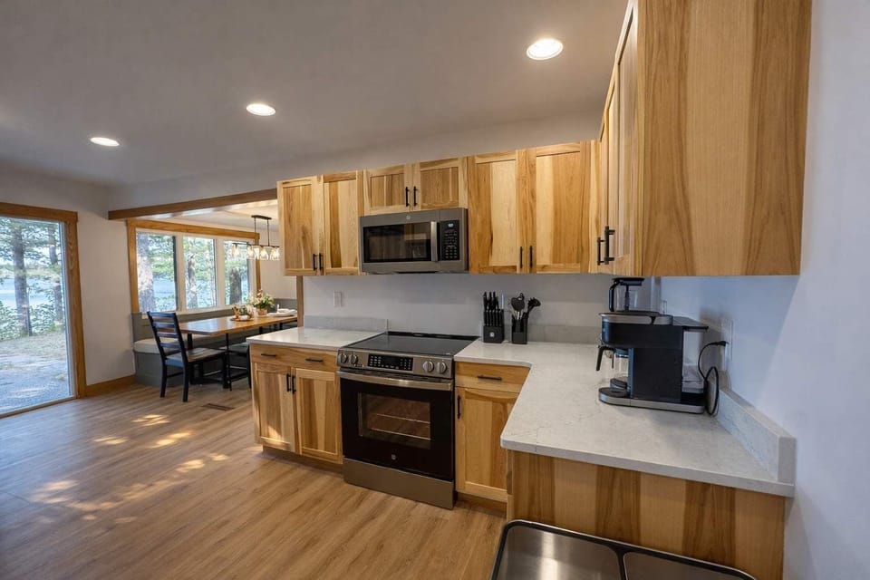 House, Multiple Beds, Kitchen (Moss Lake Lookout) | Private kitchen