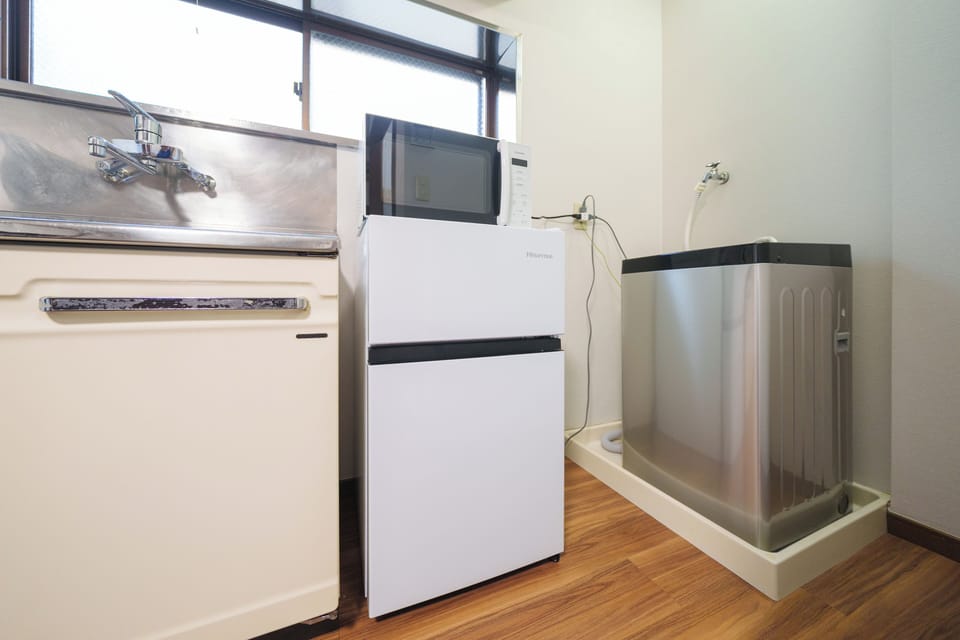 House | Private kitchen | Full-size fridge, microwave, stovetop, cookware/dishes/utensils