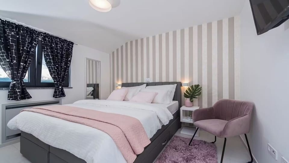 Luxury Villa, Partial Sea View | In-room safe, desk, iron/ironing board, free WiFi