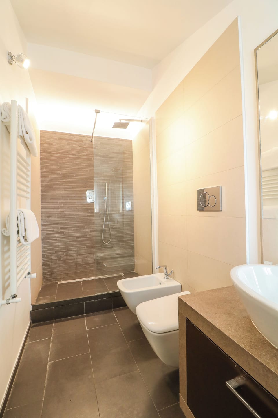 Deluxe Double Room, Partial Sea View | Bathroom