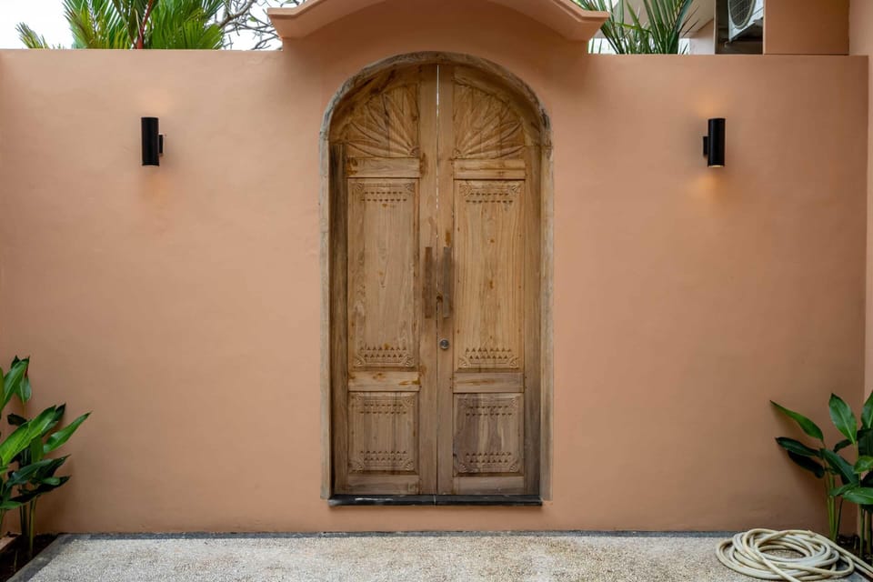 Basic Villa | Exterior detail