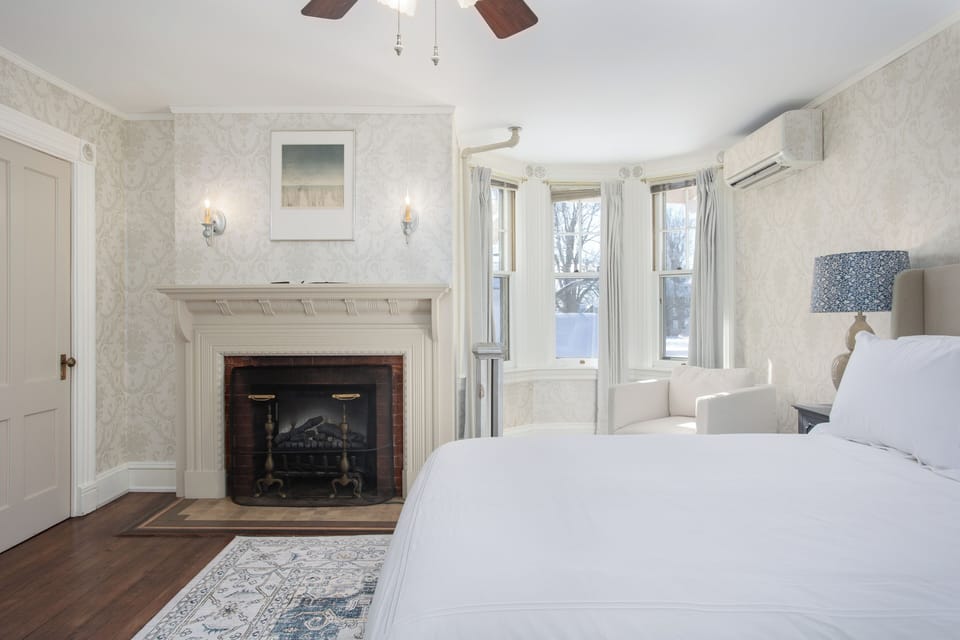 Double Room | Individually decorated, iron/ironing board, free WiFi, bed sheets
