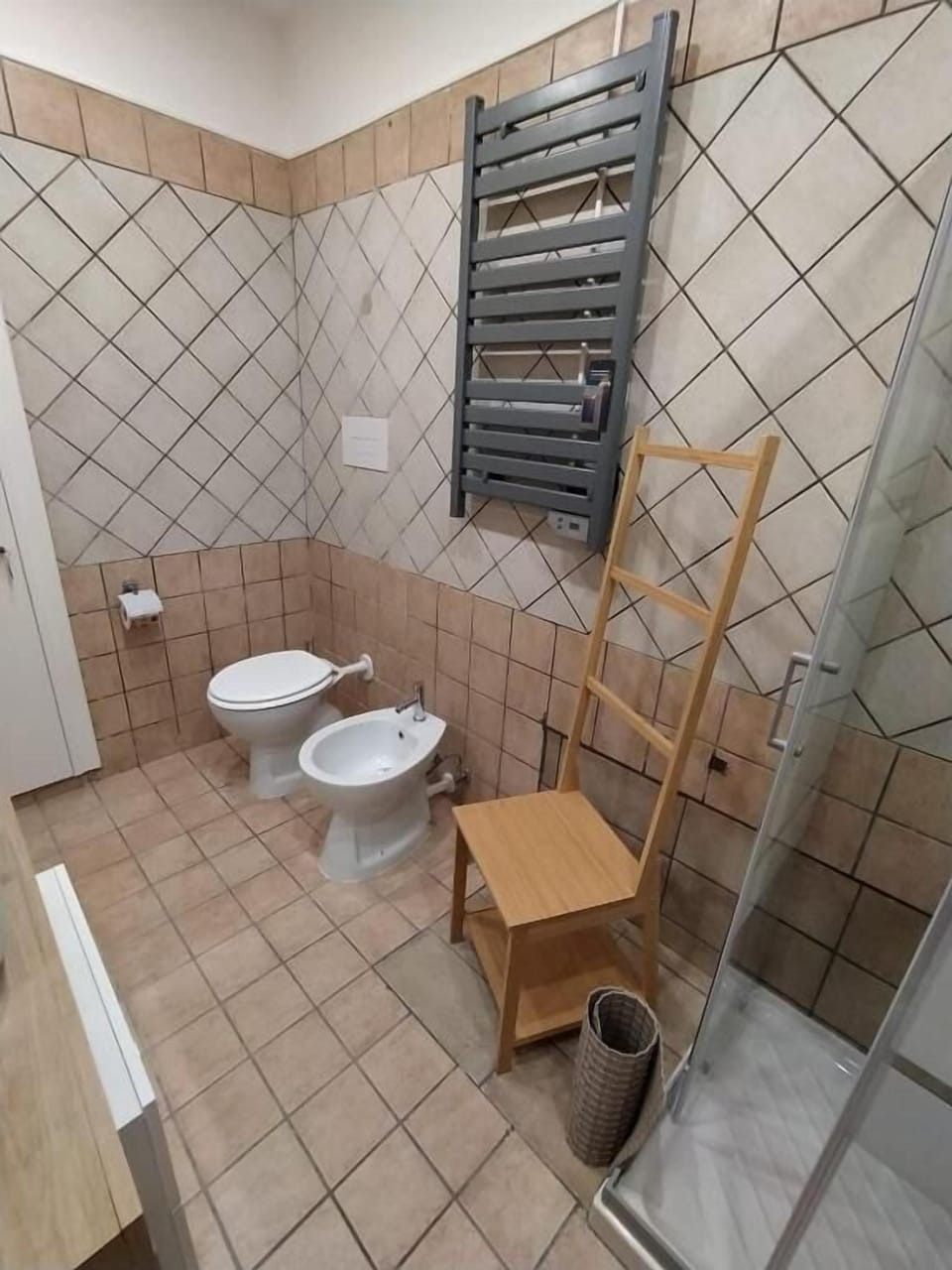 City Double Room, 1 Queen Bed, Patio, Courtyard View | Bathroom | Free toiletries, hair dryer, bathrobes, towels