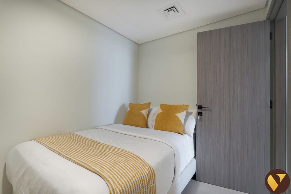 Luxury Apartment, Balcony, City View | Egyptian cotton sheets, premium bedding, in-room safe