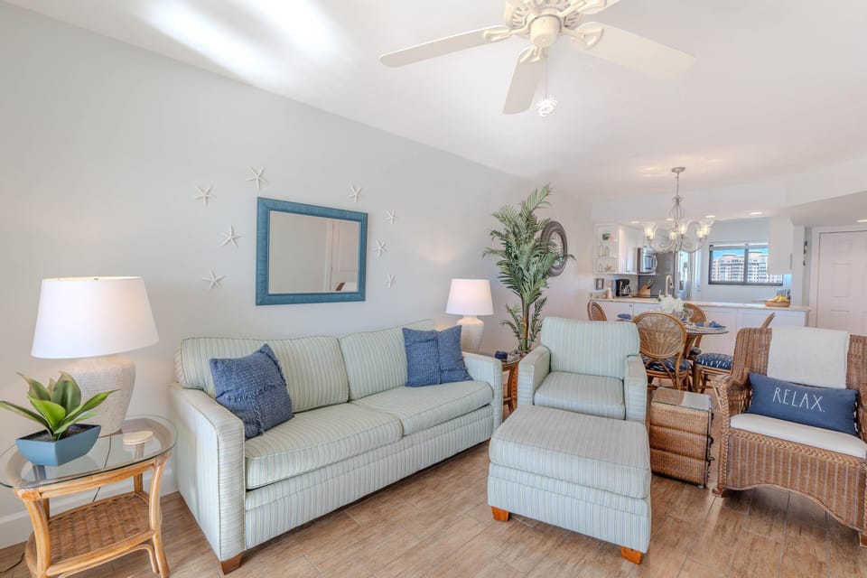 Condo, 1 King Bed with Sofa bed (Carlos Pointe #532) | Living area