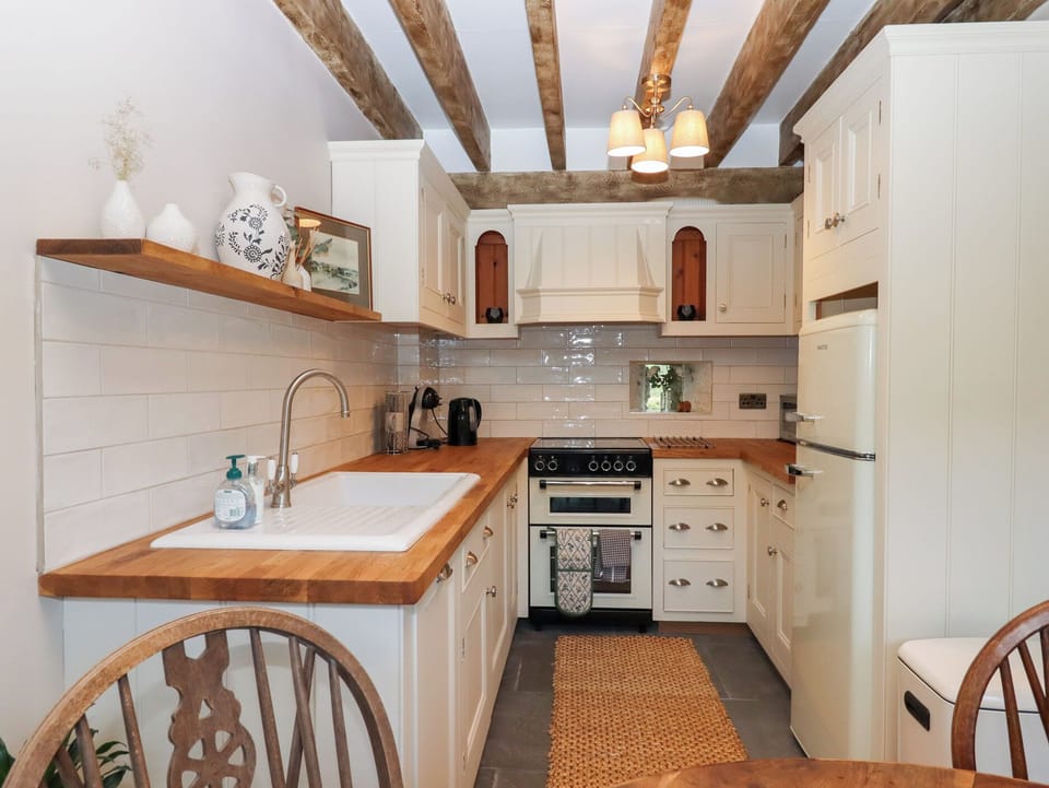 Dishwasher, cookware/dishes/utensils