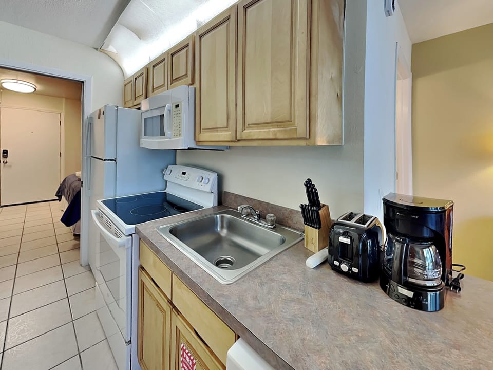 Condo (1 Bedroom) | Property amenity
