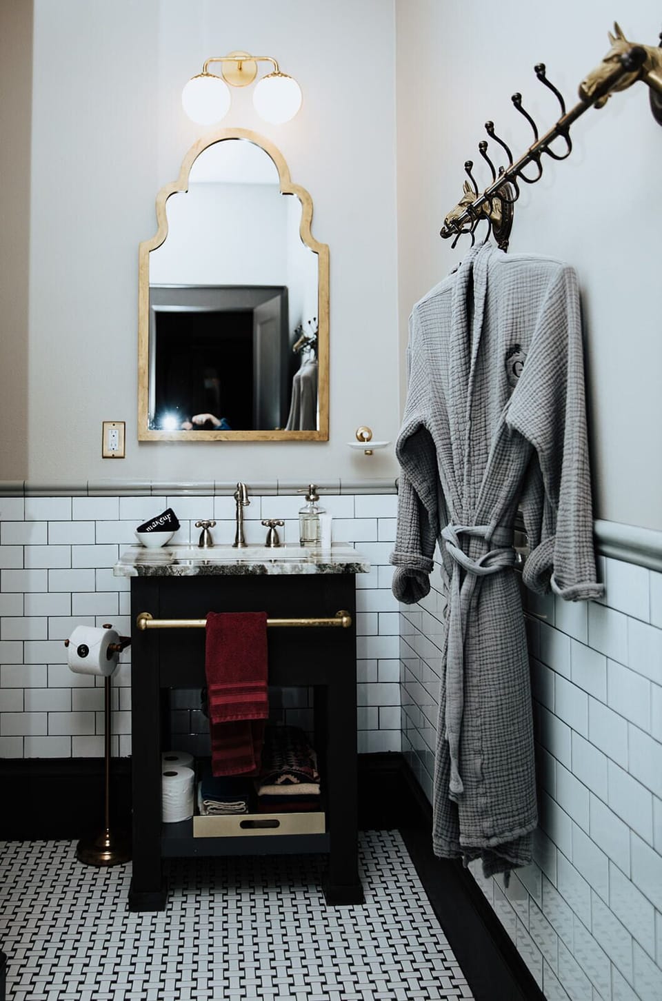 Luxury Double Room, 1 King Bed, Private Bathroom | Bathroom | Hair dryer, towels, soap, shampoo