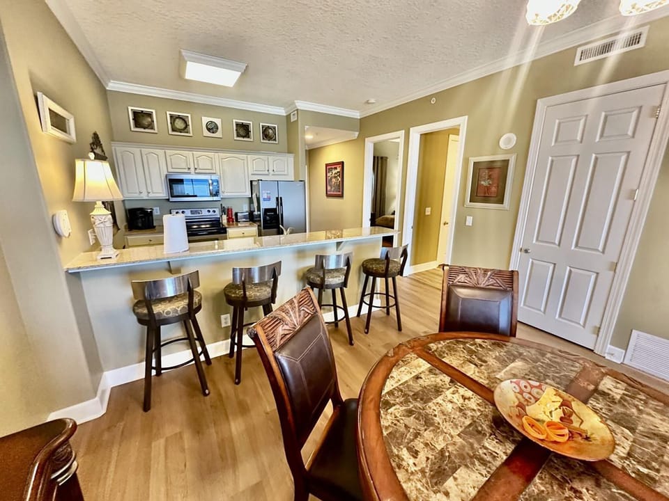 Condo, Multiple Beds (Ocean Reef 2203 - Emerald Shores Esca) | Dining