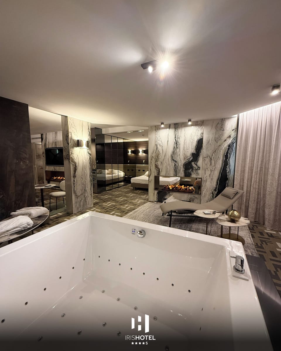 Minibar, in-room safe, desk, laptop workspace