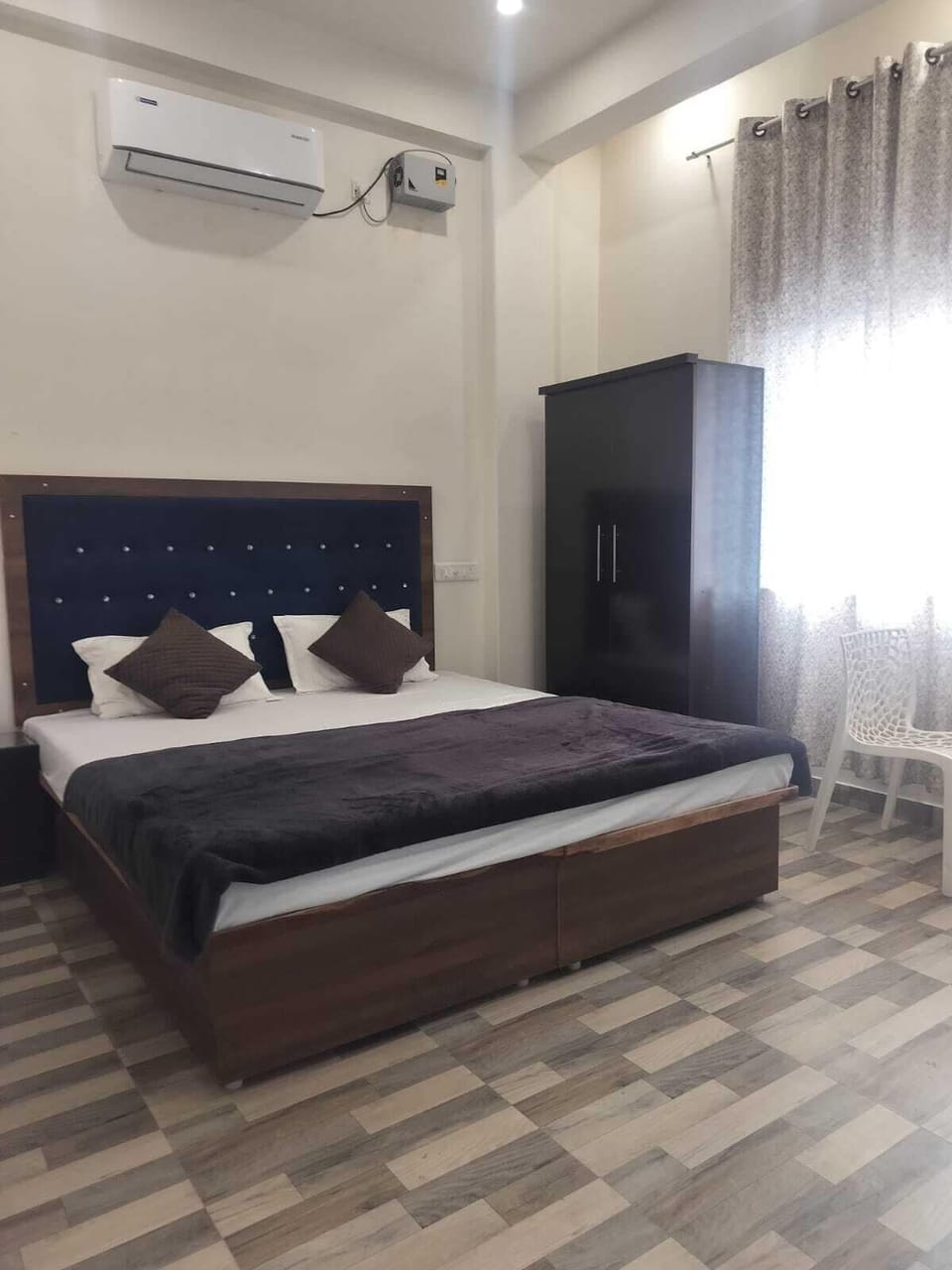 Deluxe Room | Rollaway beds, free WiFi, bed sheets