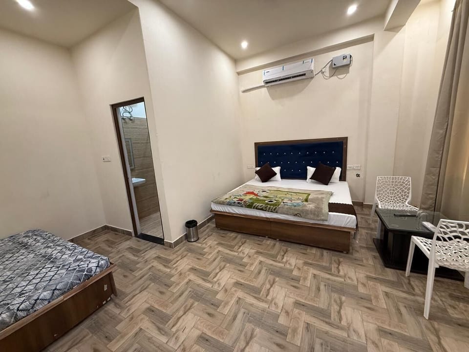 Triple Room | Rollaway beds, free WiFi, bed sheets