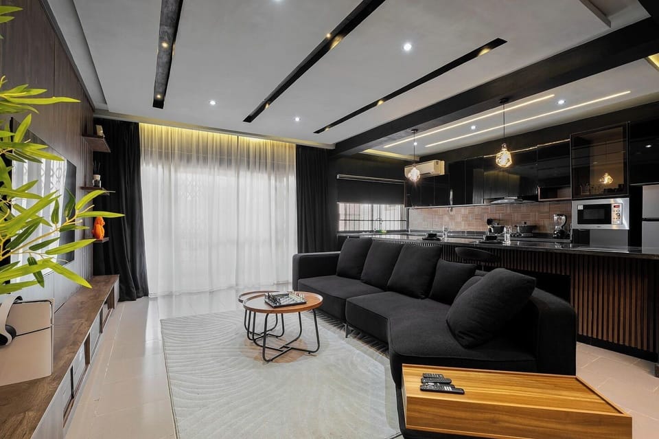 Deluxe Apartment, Balcony, City View | Living area