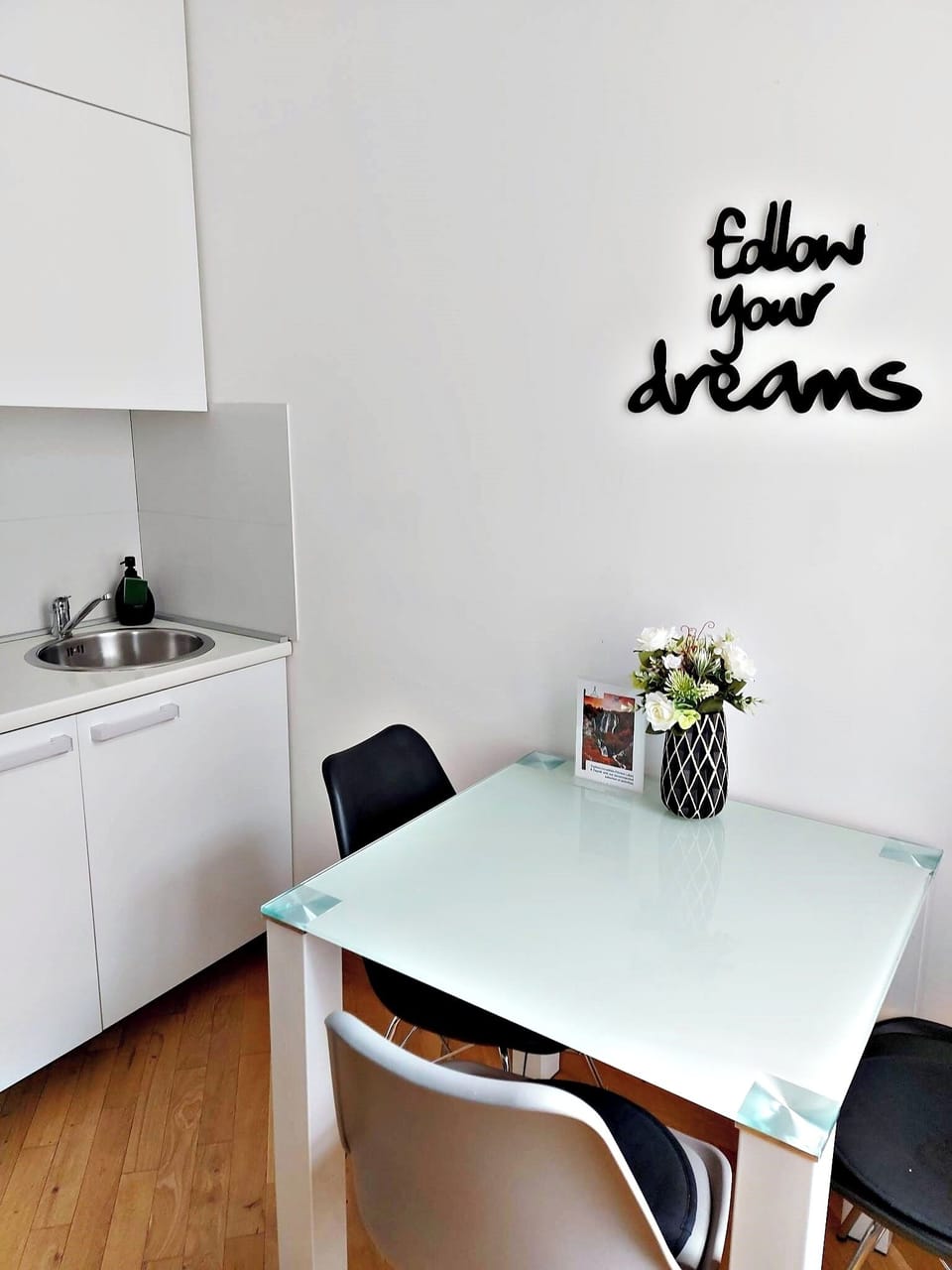 Studio Suite | Dining